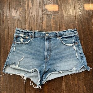 Abercrombie high rise mom short